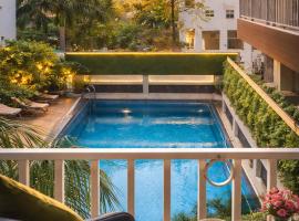 Around Stays-RK Heritage Resort, Tapovan, Rishikesh，位于瑞诗凯诗的酒店