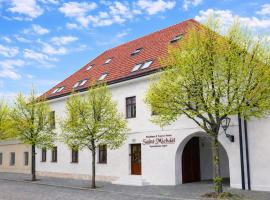 Saint Michael Boutique & Garni Hotel Trnava，位于特尔纳瓦的酒店