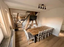 Monteurunterkunft II Ferienhaus II A7 Holle mit 14 Betten, 3 Duschen und 3 WCs