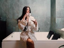 Hotel PALAZZO PEPE & JACUZZI,位于那不勒斯的酒店