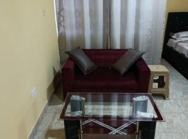 Cozy Home One -Cottbus Street，位于Trofwi的酒店