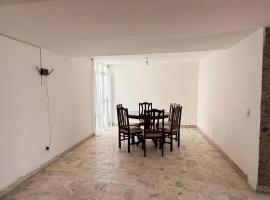Casa a 5 min del perímetro ferial，位于阿瓜斯卡连特斯的酒店