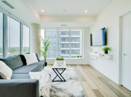 Elegant Open-Concept Condo in Downtown K-W，位于基奇纳的酒店