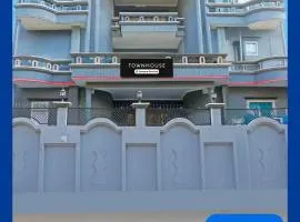 Super OYO Townhouse Vijay Khand Gomti Nagar