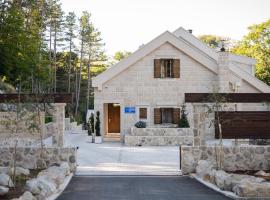 Planinarski dom Vošac - Makarska Exklusiv，位于马卡尔斯卡的酒店