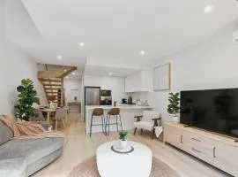 Coastal Calm Escape - Close to Thirroul and Beaches