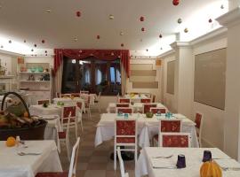 Hotel Ristorante Centrale，位于Vestone的酒店