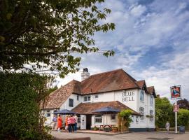 The Blue Bell at Cocking，位于米德赫斯特的酒店