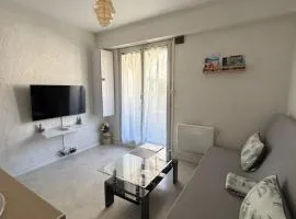 Joli studio avec parking privé