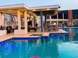 Une Luxury homes