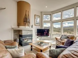 Fraser Townhome w/ Deck, 7 Mi to Winter Park!