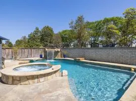 3BR Main House Poolside Dining Near Beaches