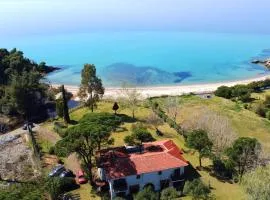 Hacienda Beachfront Villa, Spathies