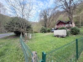 ForestNest Ruhiges Chalet für 8 Personen im Wald mit Kamin，位于布尔沙伊德的酒店