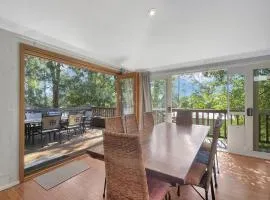 Riverside 3-Bed Townhouse with Spacious Deck