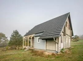 Holzhaus am Waldrand