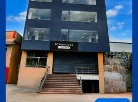 Super Townhouse Cherlapally Bus Terminal Formerly Hotel Chakripuram