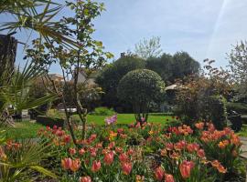 Le nid des volcans, jardin, brasero & bain nordique，位于沙泰勒吉永的酒店