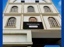 Super OYO Townhouse Varanasi Railway Junction