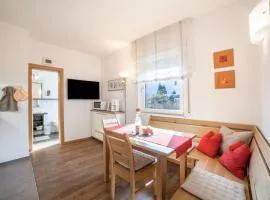 Schnitzer Ferienwohnung Hagebutte