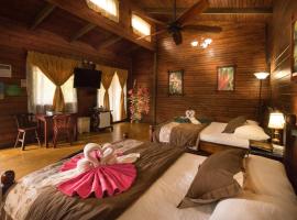 蓝河温泉度假酒店，位于利比里亚Rincón de la Vieja Volcano National Park附近的酒店