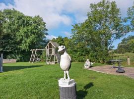 Ferienhaus ku，位于佩尔沃姆的酒店