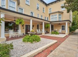 The Jefferson Inn Downtown Southern Pines，位于南派恩斯的酒店