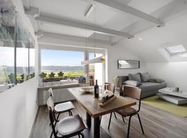 Loft mit Seeblick und Innenpool，位于Petersthal的酒店