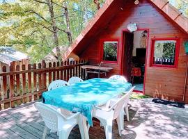 Chalet dans camping à Camon，位于Camon的酒店