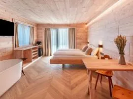 Noah Suites