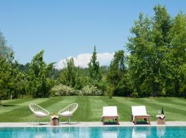 Relais 23 Hotel & Ristorante，位于Castelnuovo Belbo的酒店