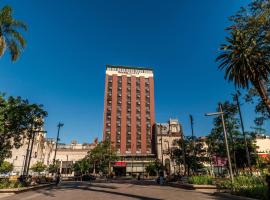 Ramada Plaza by Wyndham Tucuman，位于圣米格尔·德·图库玛的酒店