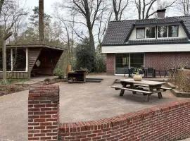 Bosvilla op privéterrein, zwembad, sauna &speeltuin, 16 pers Veluwe