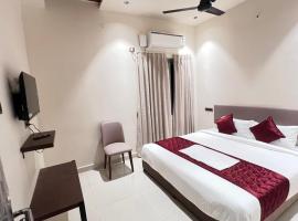 Hotel GMR Pearls，位于斯里卡拉哈斯蒂的酒店
