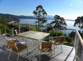 Exquisite Waterfront Oasis Near Bruny Hobart