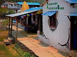 Paradise camp lodge & restaurant，位于Kāskī的酒店