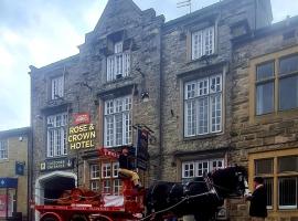 The Rose and Crown Hotel，位于克利夫罗的酒店