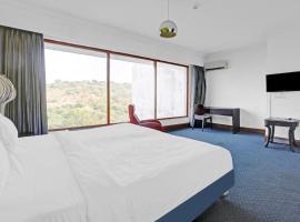 Townhouse Royal Palms Shared Serviced Apartment，位于孟买的酒店