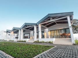 Hudor Resort - Bauang, La Union，位于Lossoc的酒店