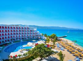 Grand Decameron Cornwall Beach, A Trademark All-Inclusive Resort，位于桑斯特国际机场 - MBJ附近的酒店