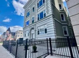 Grand Holiday 1BR Penthouse near Newark Airport