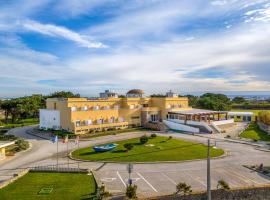 Hotel Pinhal Mar，位于佩尼契的酒店
