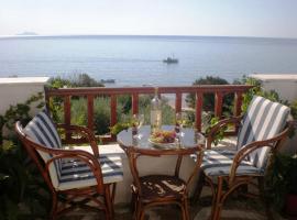 Tiki Rooms，位于马拉松坎博斯的酒店