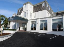 Belgrave Sands Hotel & Spa，位于托基的带泳池的酒店