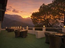The Four Season McLeod Ganj- Centrally Heated & Air Cooled # By Vaikunth -Jogowara road #，位于麦罗肯机的酒店