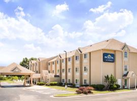 Microtel Inn & Suites Claremore Route 66，位于克莱尔莫尔的酒店