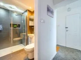 Comfortable Rooms in LS16 Near Airport & City Centre