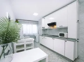 Confort en Arzúa Centro, Apt 2 by CABANA Rentals