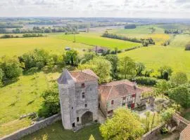 Privatiser un monument historique -le Logis de Sigogne- Hébergement 4 étoiles