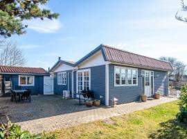 6 person holiday home in Grenaa-By Traum，位于格雷诺的酒店